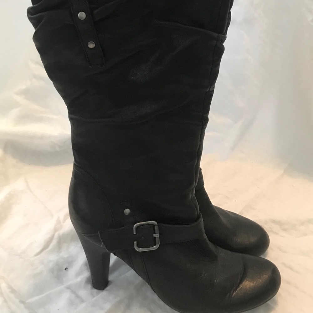 Guess boots
